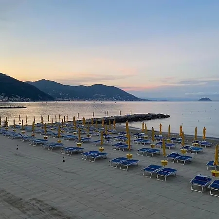 Mambo Hotel 3*