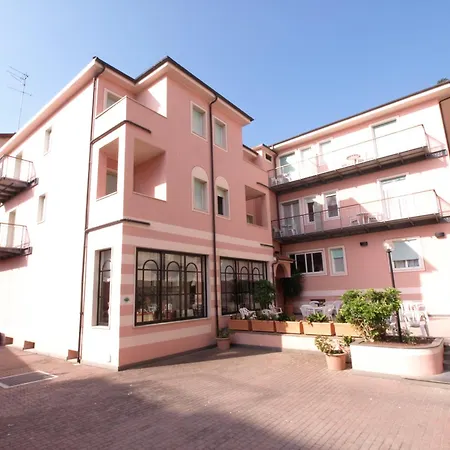 Mambo Hotel